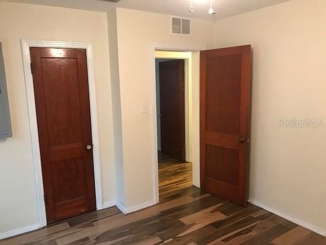 Recently Rented: $975 (3 beds, 1 baths, 898 Square Feet)