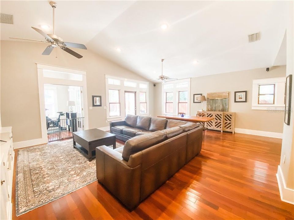 Recently Sold: $1,230,000 (3 beds, 2 baths, 2478 Square Feet)