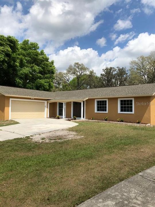 Recently Sold: $305,000 (3 beds, 2 baths, 1804 Square Feet)