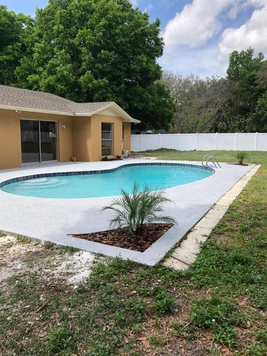 Recently Sold: $305,000 (3 beds, 2 baths, 1804 Square Feet)