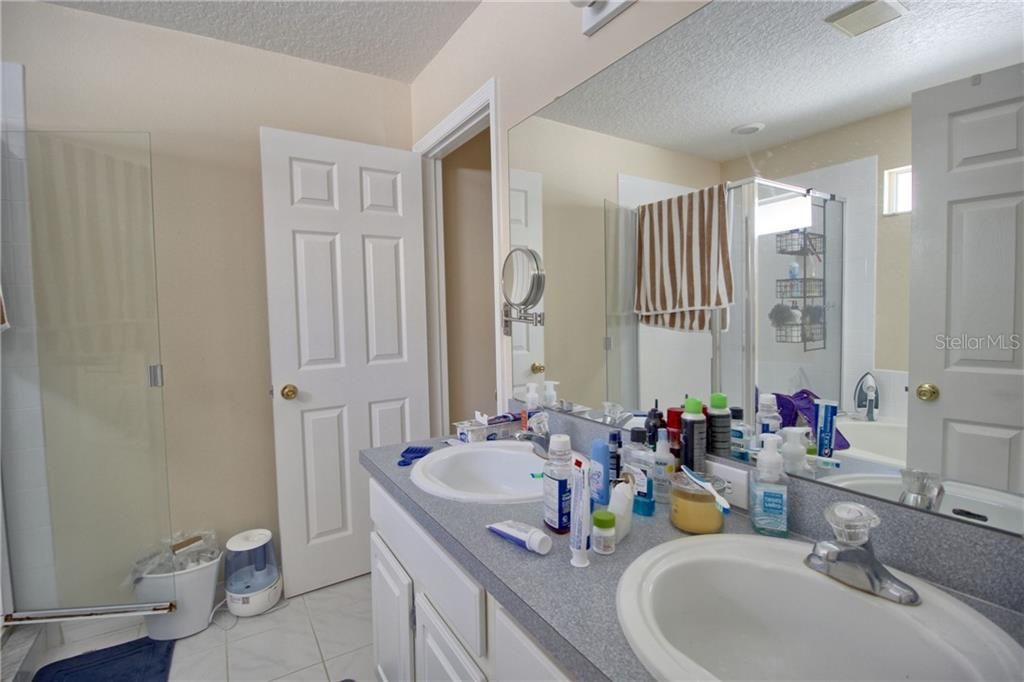 最近租的: $1,995 (4 贝兹, 2 浴室, 2082 平方英尺)