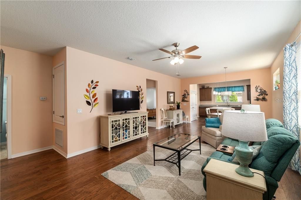 Recently Sold: $239,932 (2 beds, 2 baths, 1447 Square Feet)