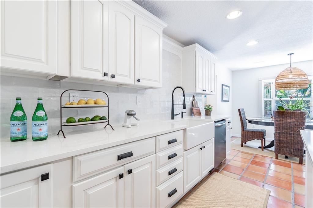 Recently Sold: $1,050,000 (3 beds, 3 baths, 3992 Square Feet)