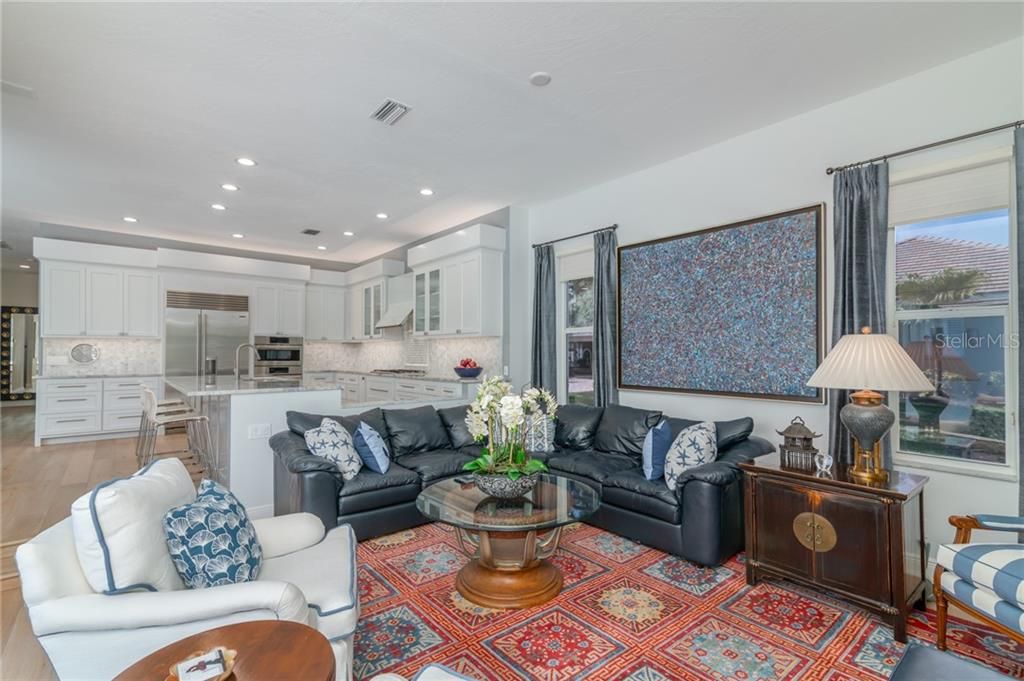 Recently Sold: $1,100,000 (3 beds, 3 baths, 3035 Square Feet)