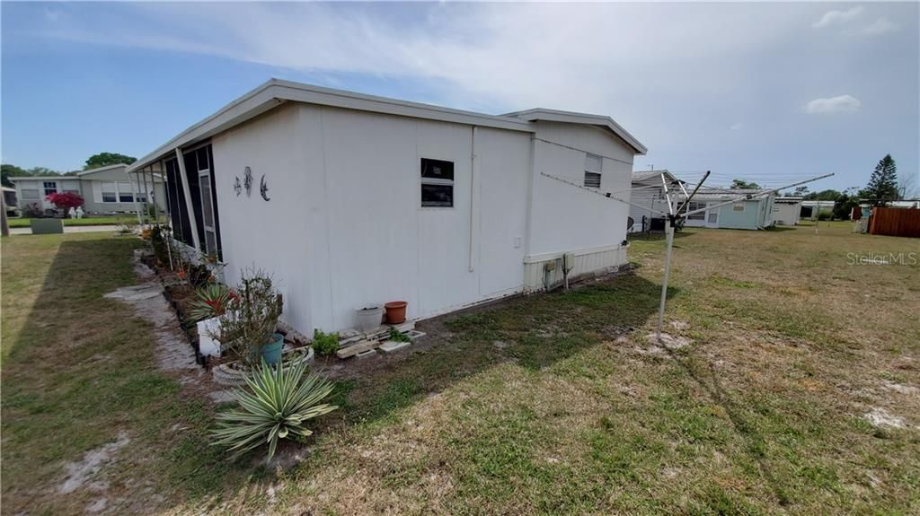 Recently Sold: $59,900 (2 beds, 2 baths, 914 Square Feet)