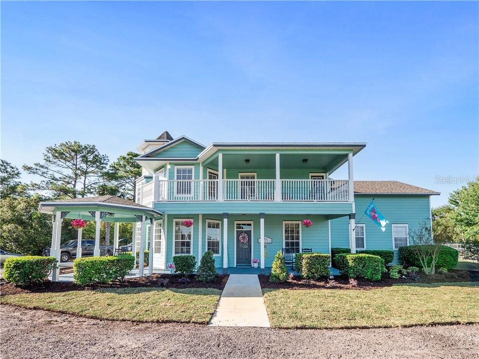 Recently Sold: $675,000 (4 beds, 2 baths, 3075 Square Feet)