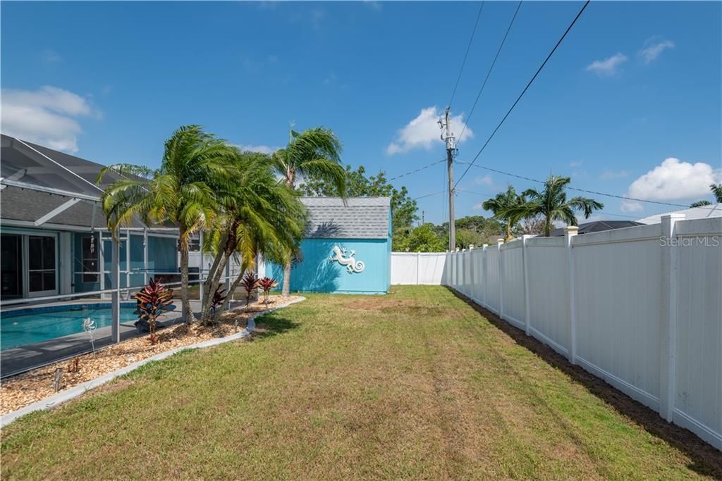 Recently Sold: $299,900 (3 beds, 2 baths, 1808 Square Feet)