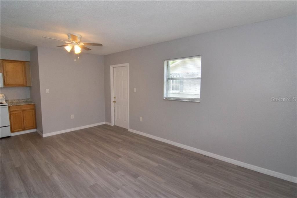 Recently Sold: $204,000 (3 beds, 1 baths, 936 Square Feet)
