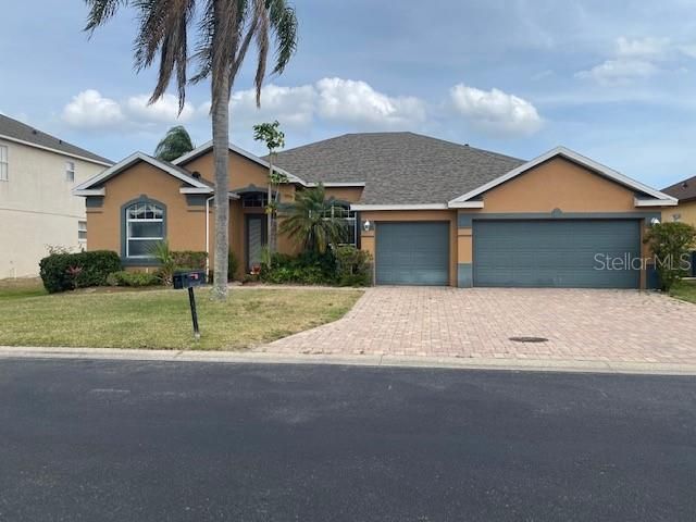 Recently Sold: $327,500 (4 beds, 3 baths, 2569 Square Feet)