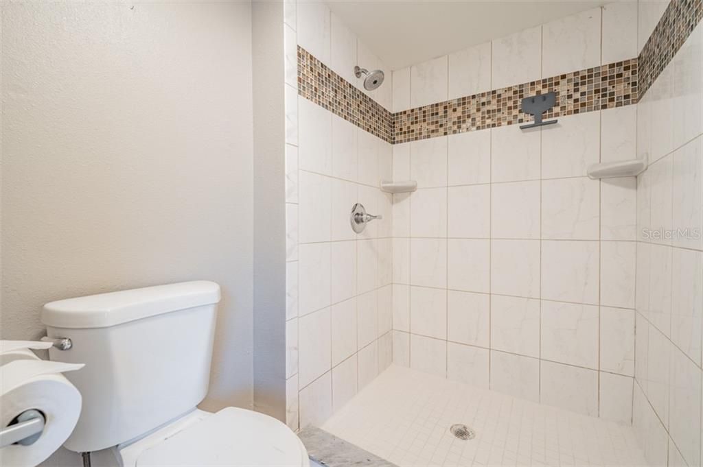 最近售出: $215,000 (2 贝兹, 2 浴室, 1190 平方英尺)