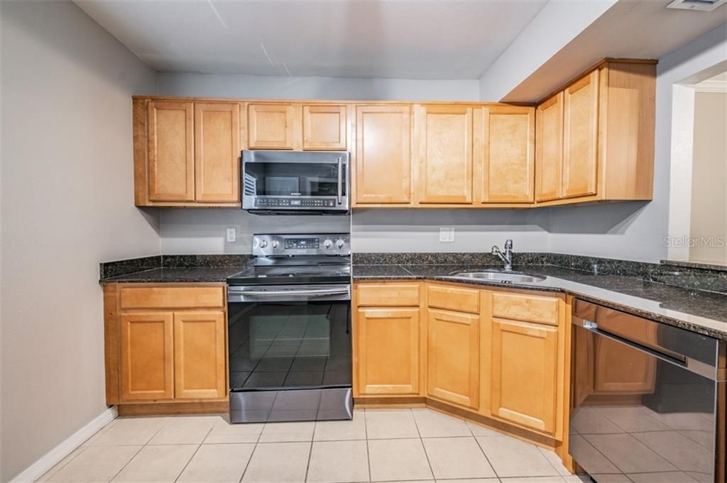 Recently Sold: $215,000 (2 beds, 2 baths, 1190 Square Feet)