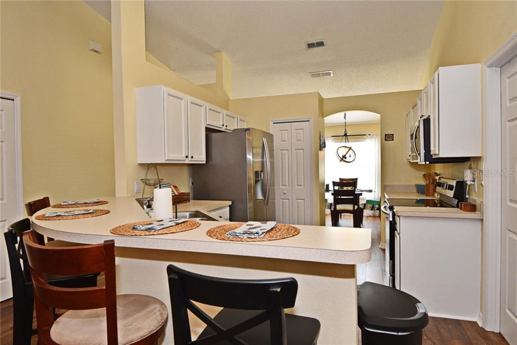 Recently Sold: $245,000 (3 beds, 2 baths, 1641 Square Feet)