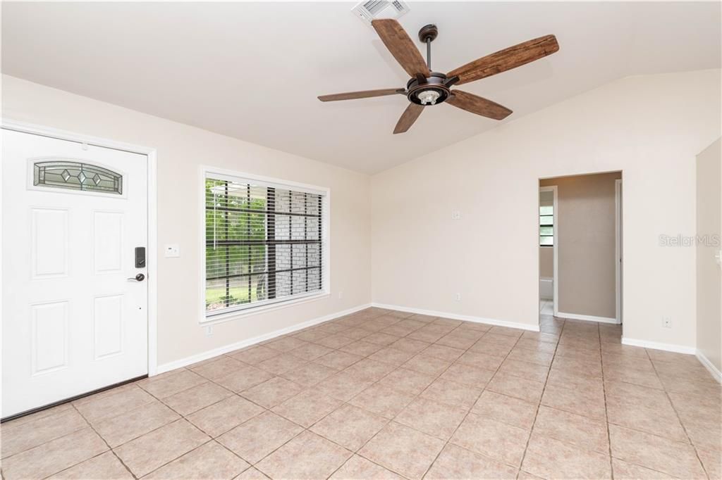 Recently Sold: $270,000 (3 beds, 2 baths, 1206 Square Feet)