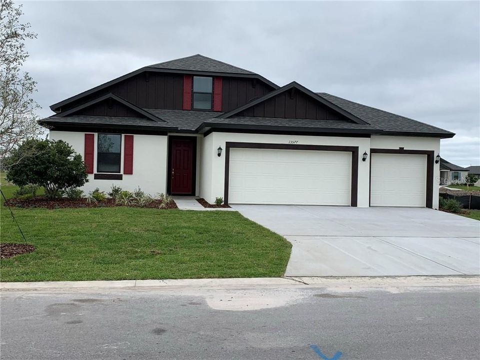 Recently Sold: $348,000 (3 beds, 3 baths, 2413 Square Feet)