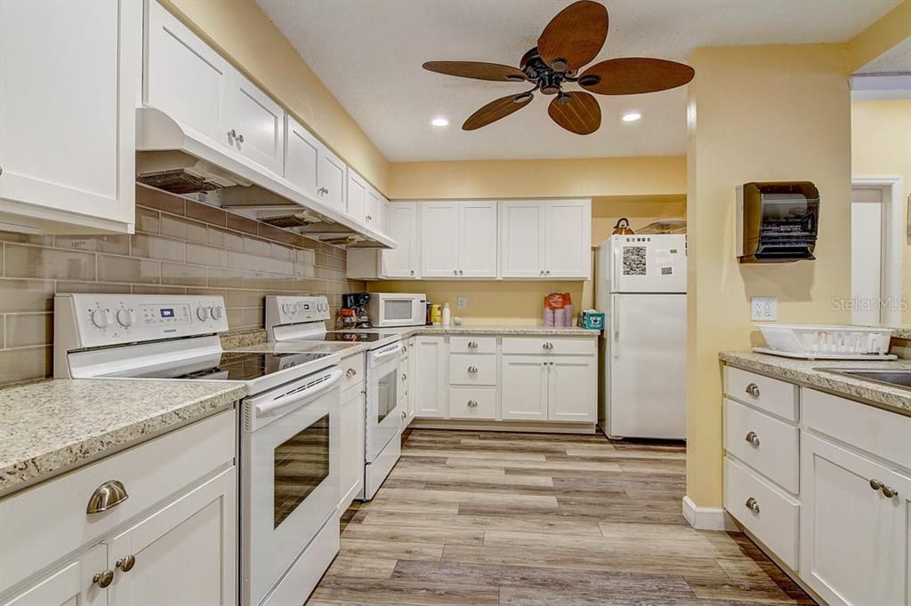 Recently Sold: $100,000 (2 beds, 2 baths, 886 Square Feet)