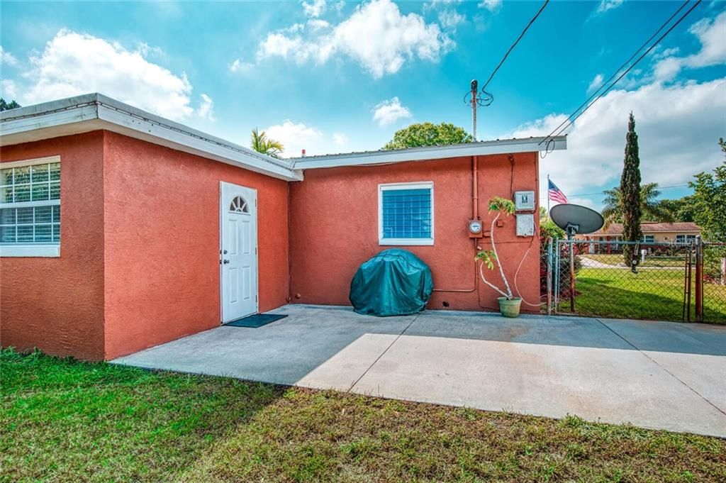 Recently Sold: $260,000 (2 beds, 1 baths, 1068 Square Feet)