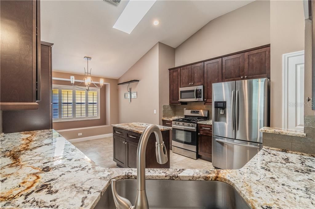Recently Sold: $419,000 (3 beds, 2 baths, 1697 Square Feet)