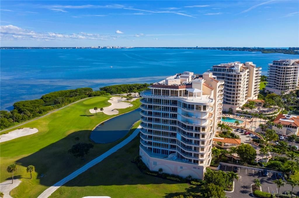 Recently Sold: $1,895,000 (3 beds, 3 baths, 2781 Square Feet)