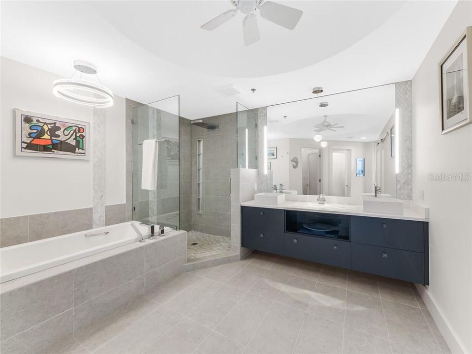 Recently Sold: $1,895,000 (3 beds, 3 baths, 2781 Square Feet)