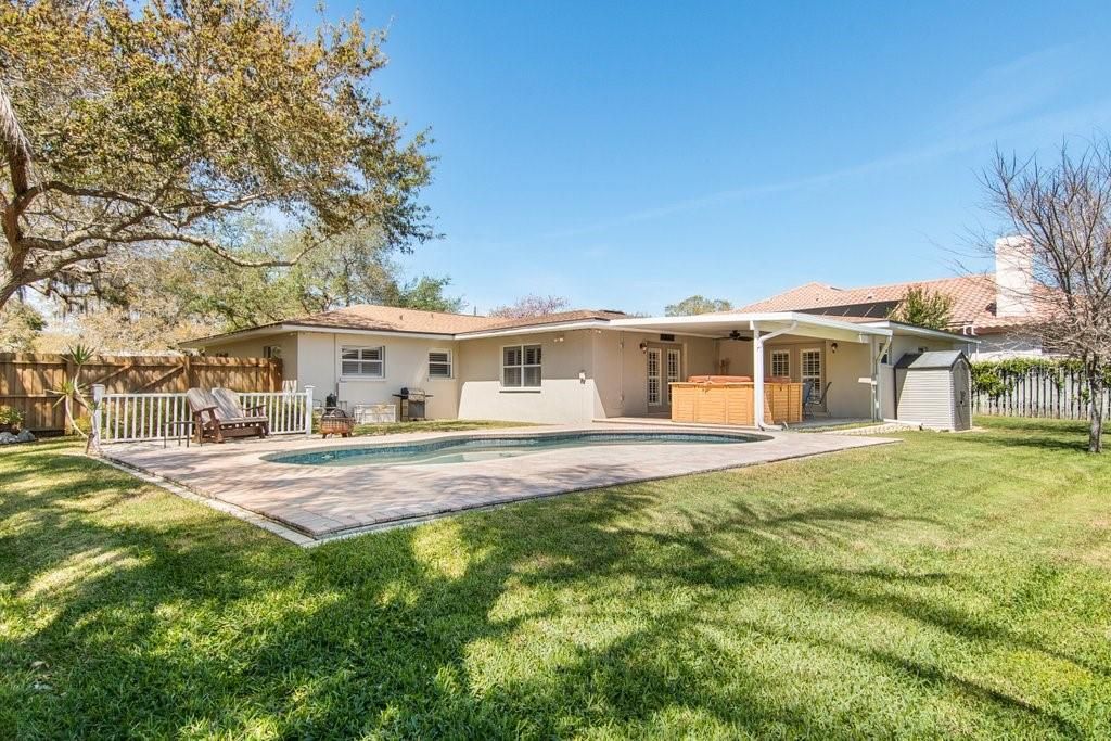 Recently Sold: $549,900 (3 beds, 2 baths, 2179 Square Feet)