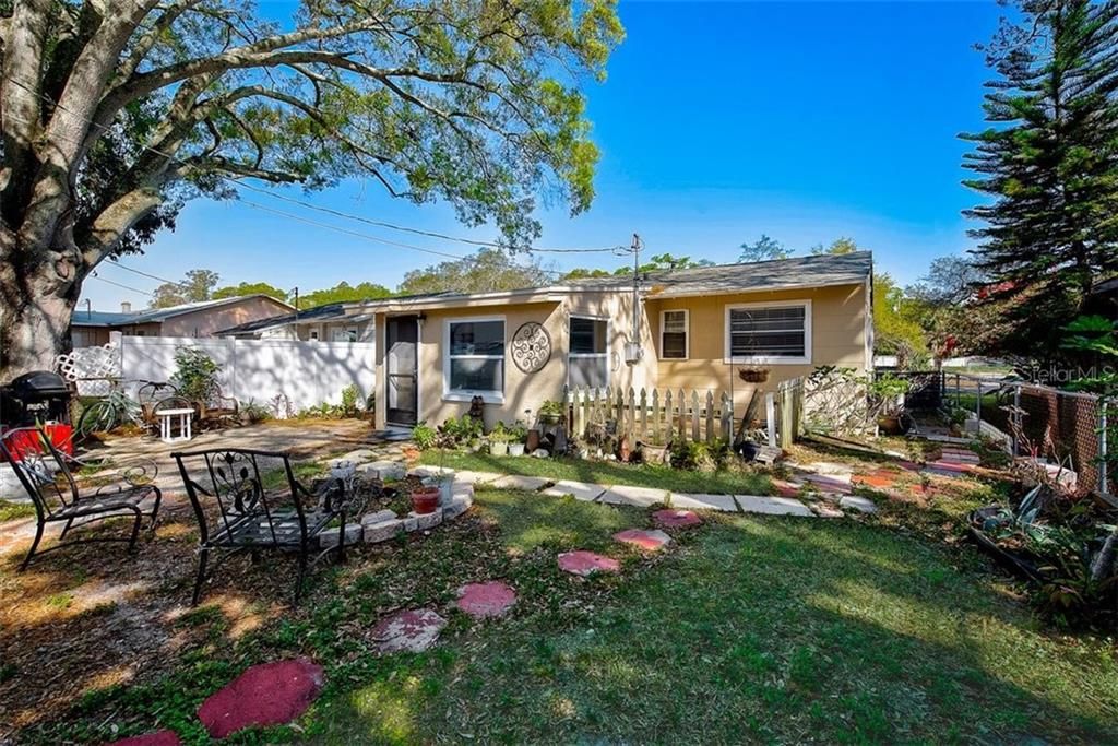 Recently Sold: $150,000 (2 beds, 1 baths, 710 Square Feet)