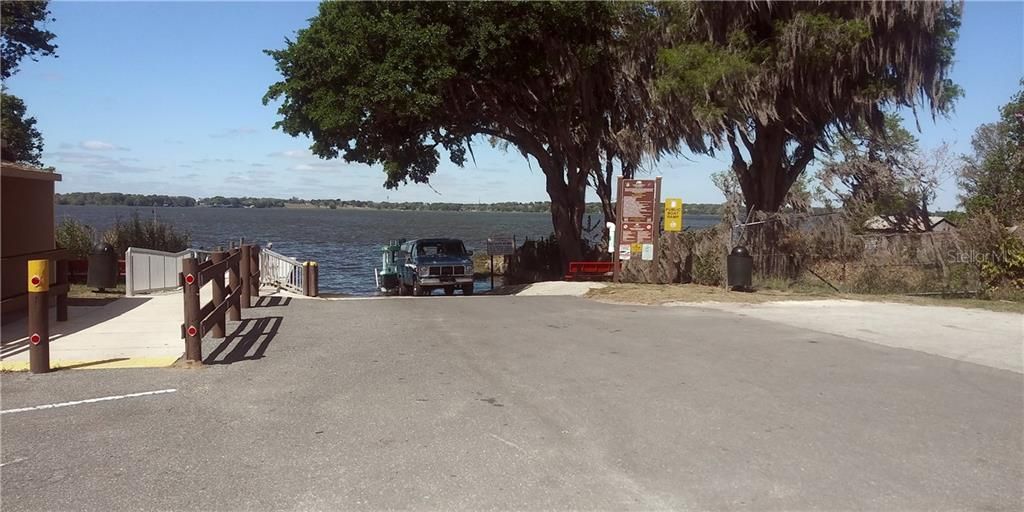 Public Boat Ramp to Harris Chain of Lakes