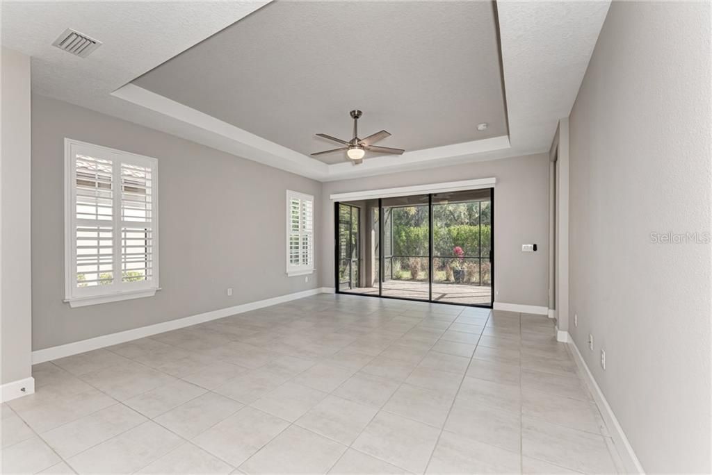 Recently Sold: $435,000 (3 beds, 2 baths, 1944 Square Feet)