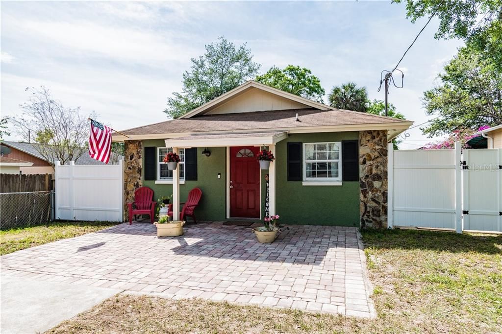 9606 N. Hartts Drive, Tampa, FL 33617 - For Sale - schedule your private showing today.