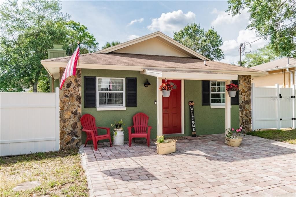 9606 N. Hartts Drive, Tampa, FL 33617 - For Sale - schedule your private showing today.