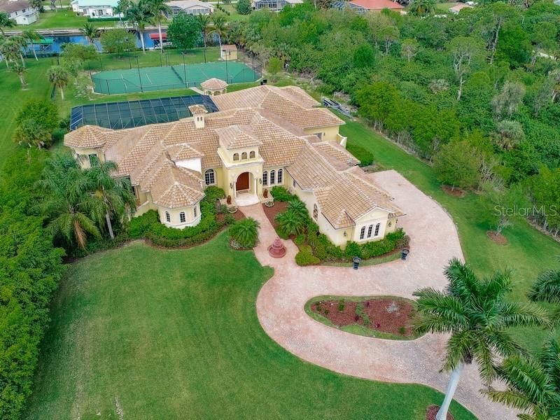 Recently Sold: $1,975,000 (4 beds, 3 baths, 5849 Square Feet)