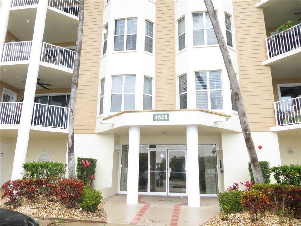 Recently Sold: $298,000 (2 beds, 2 baths, 1339 Square Feet)