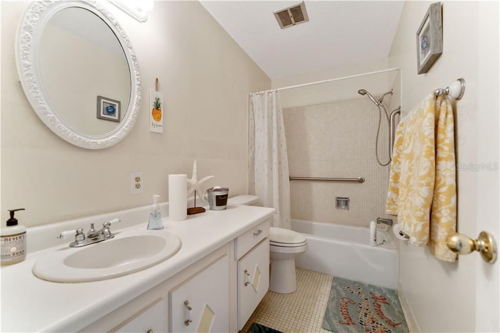 最近售出: $299,000 (2 贝兹, 2 浴室, 1160 平方英尺)