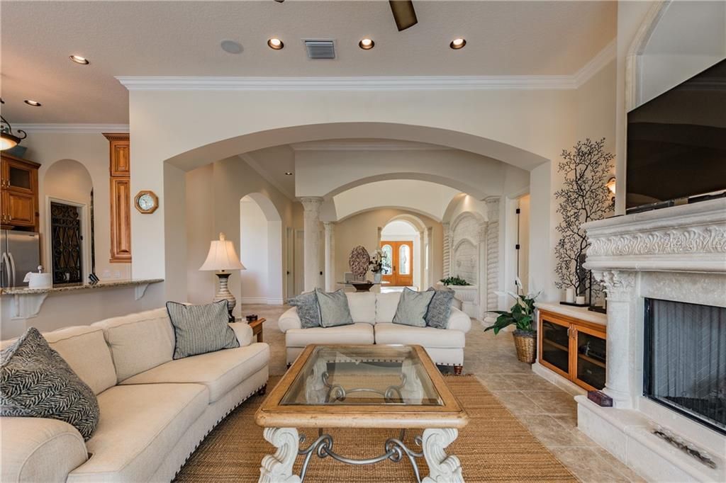 Recently Sold: $928,000 (5 beds, 5 baths, 4615 Square Feet)