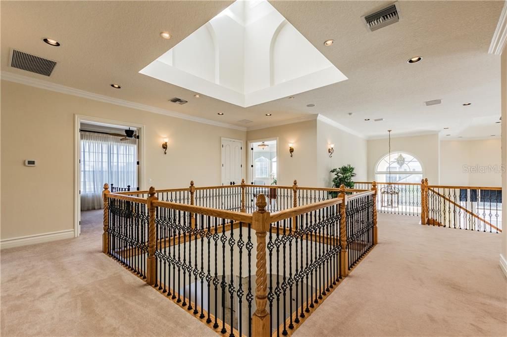 Recently Sold: $928,000 (5 beds, 5 baths, 4615 Square Feet)