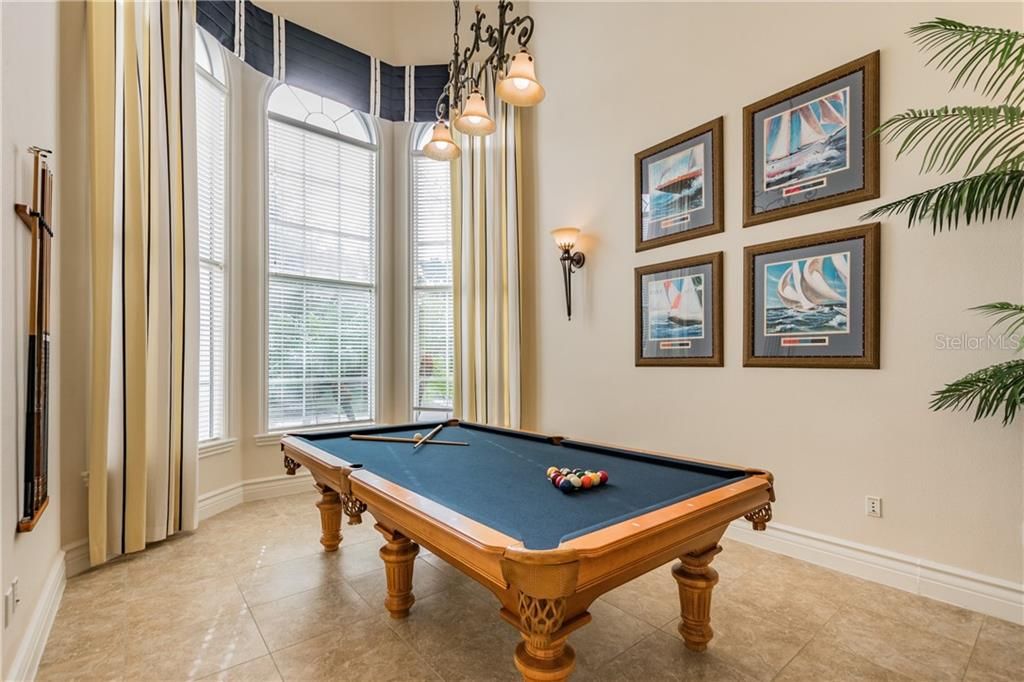 Recently Sold: $928,000 (5 beds, 5 baths, 4615 Square Feet)