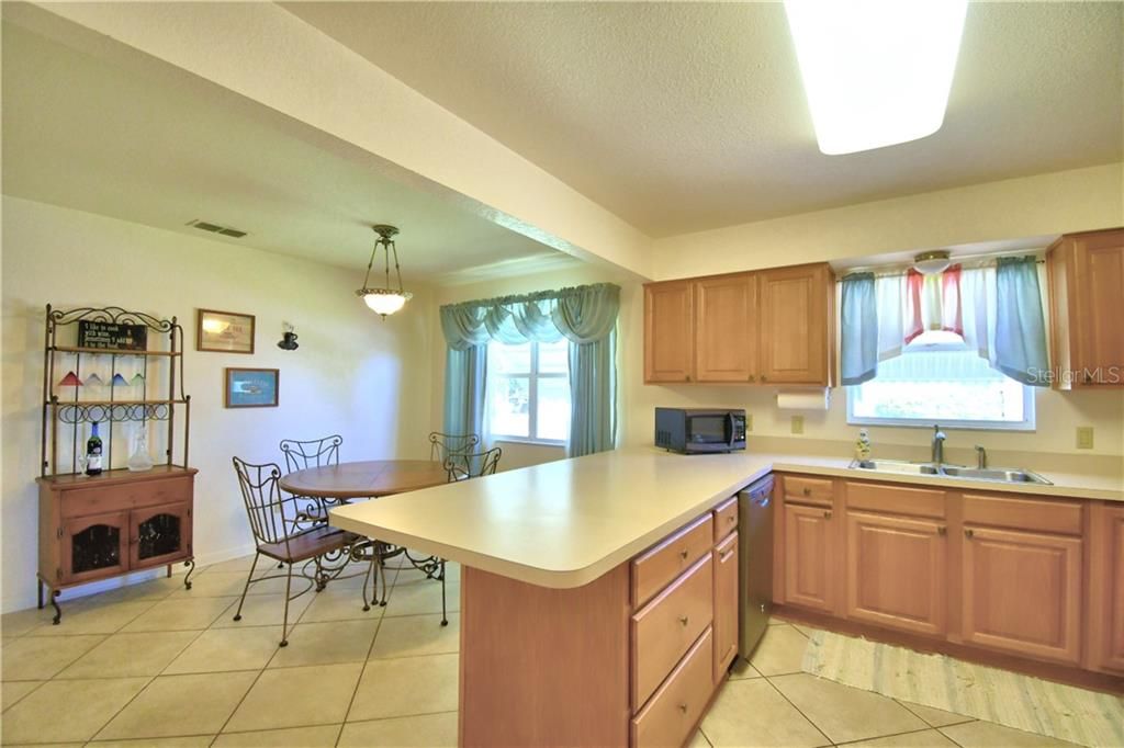 Recently Sold: $191,500 (2 beds, 2 baths, 1478 Square Feet)