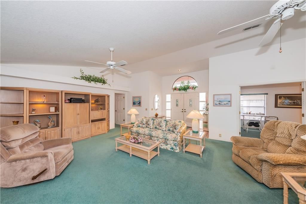 Recently Sold: $357,400 (3 beds, 2 baths, 1968 Square Feet)