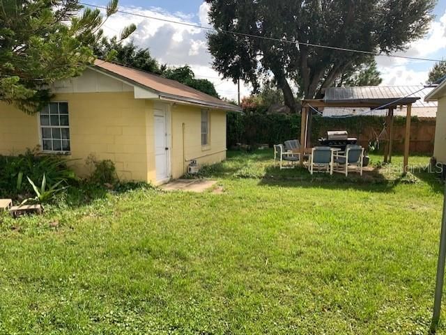 Recently Sold: $180,000 (3 beds, 2 baths, 1082 Square Feet)