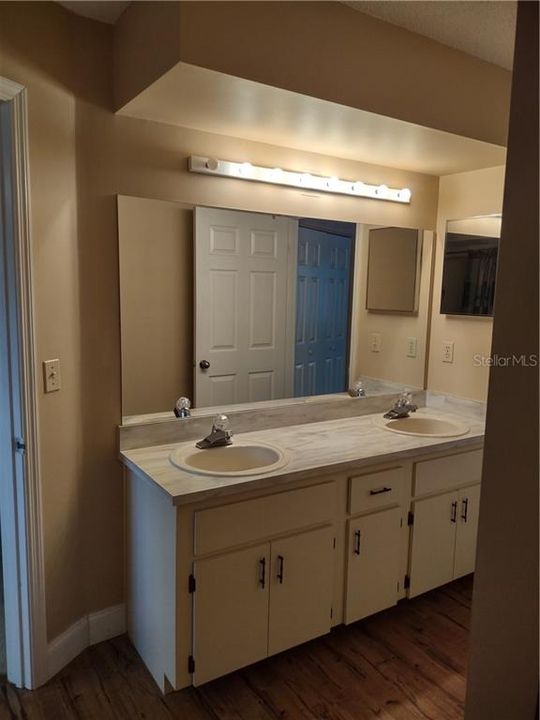Recently Rented: $1,400 (2 beds, 2 baths, 1424 Square Feet)