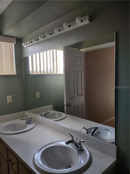 Recently Rented: $1,400 (2 beds, 2 baths, 1424 Square Feet)