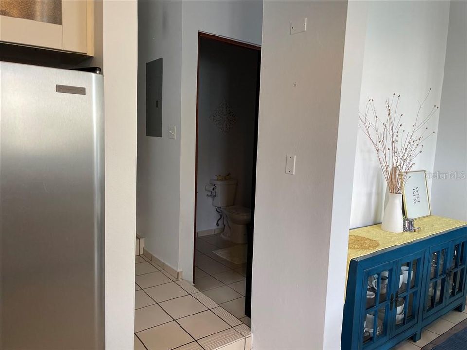 Vendido Recientemente: $540,000 (4 camas, 2 baños, 2487 Pies cuadrados)