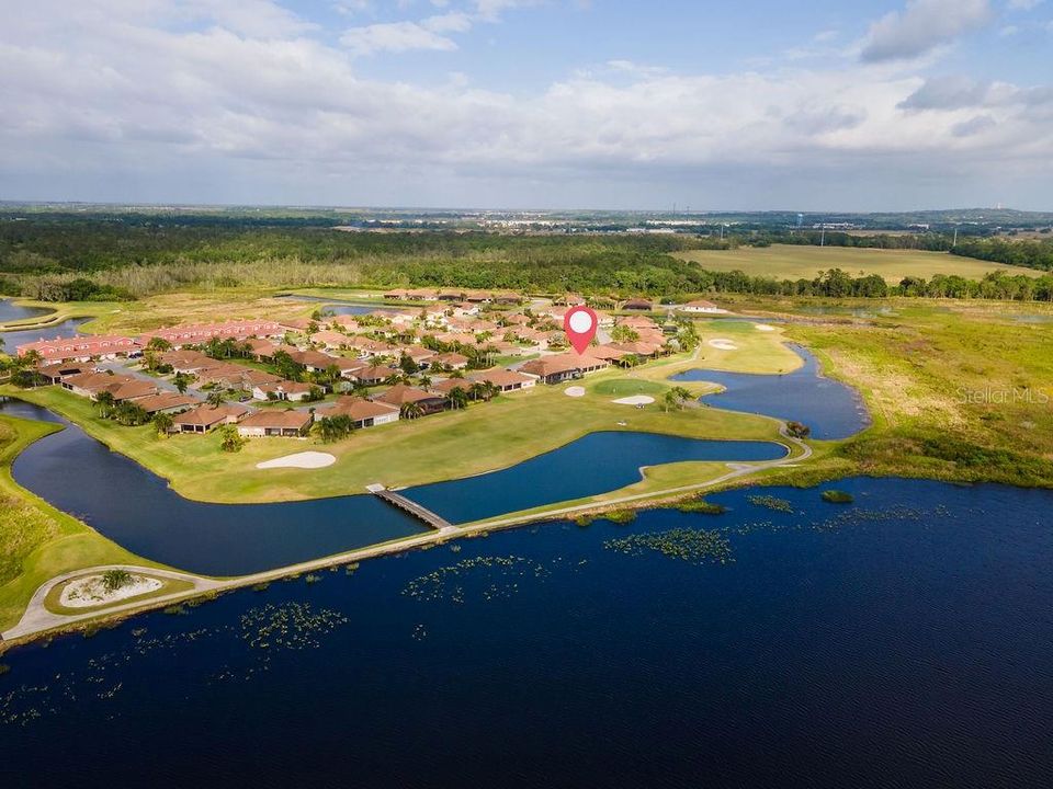 Overhead view of Lake Ashton and the position of the house on the ponds, golf course and Lake Ashton.