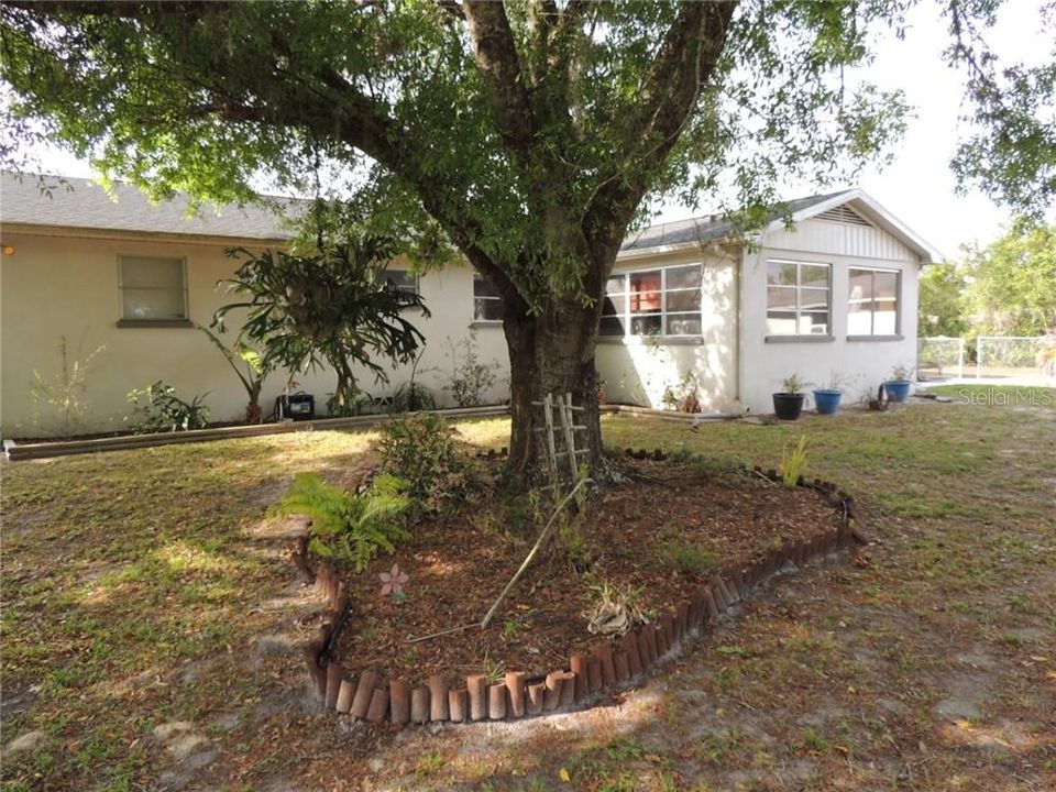 Recently Sold: $219,900 (3 beds, 2 baths, 2108 Square Feet)