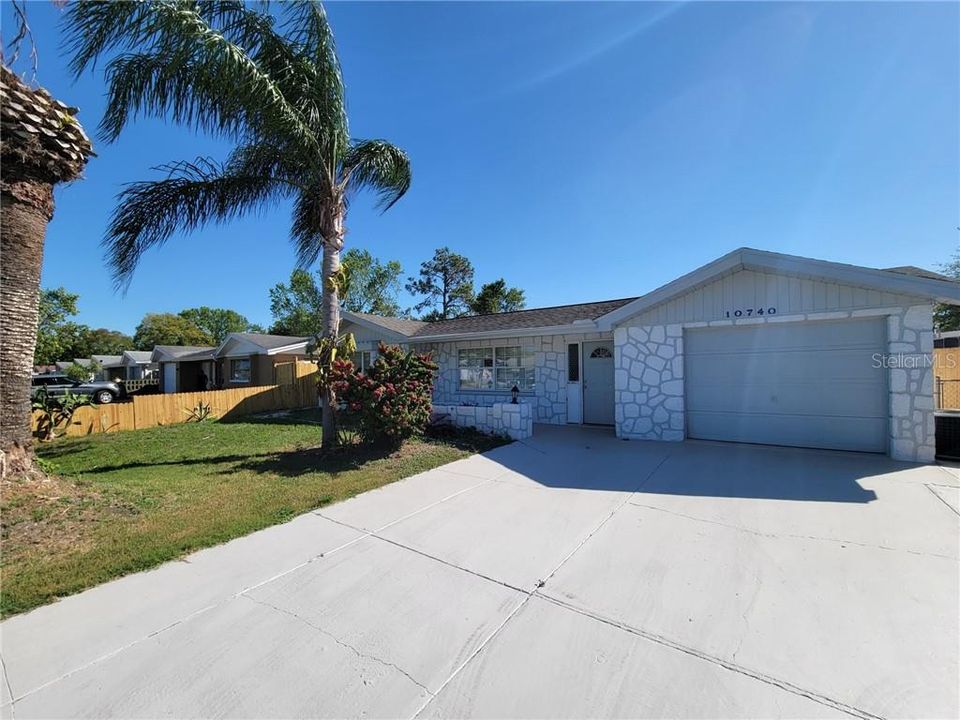 Recently Sold: $225,000 (4 beds, 2 baths, 1540 Square Feet)