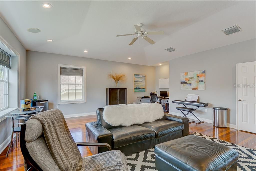 Upstairs Bonus Room