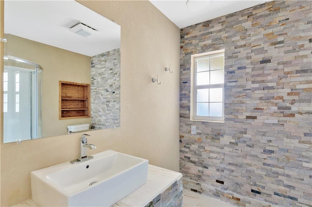 Recently Sold: $292,000 (3 beds, 2 baths, 2301 Square Feet)