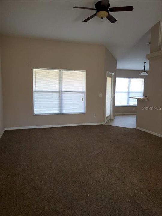 Recently Rented: $1,200 (3 beds, 2 baths, 1571 Square Feet)