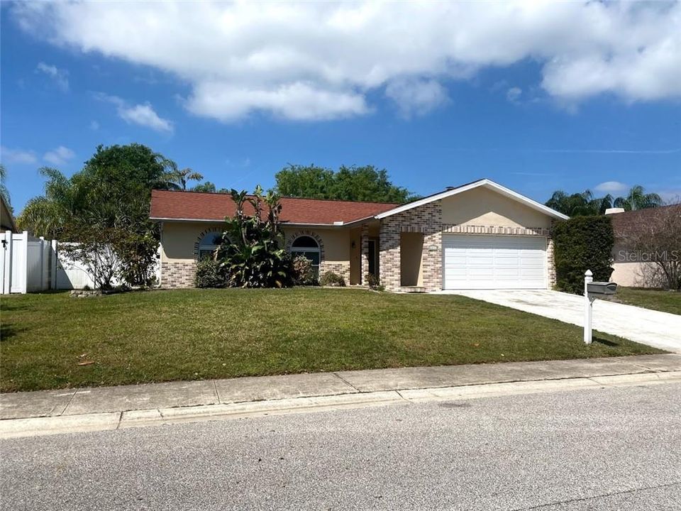 Recently Sold: $340,000 (3 beds, 2 baths, 1465 Square Feet)