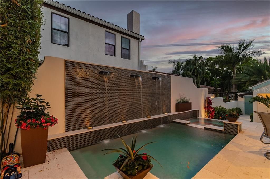Recently Sold: $1,695,000 (3 beds, 3 baths, 3713 Square Feet)