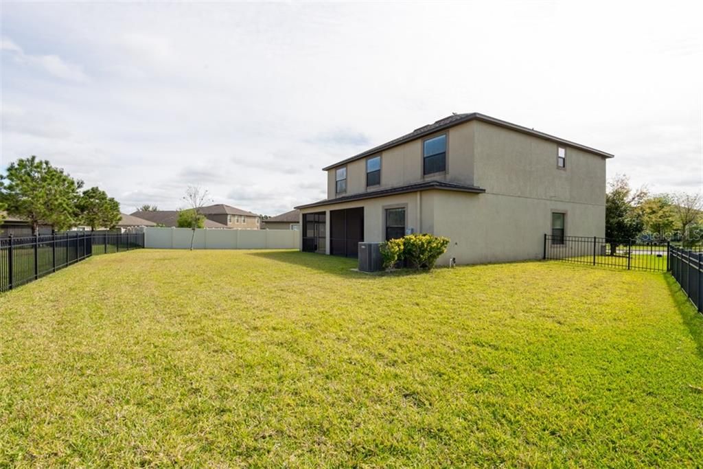Recently Sold: $325,000 (6 beds, 3 baths, 3048 Square Feet)
